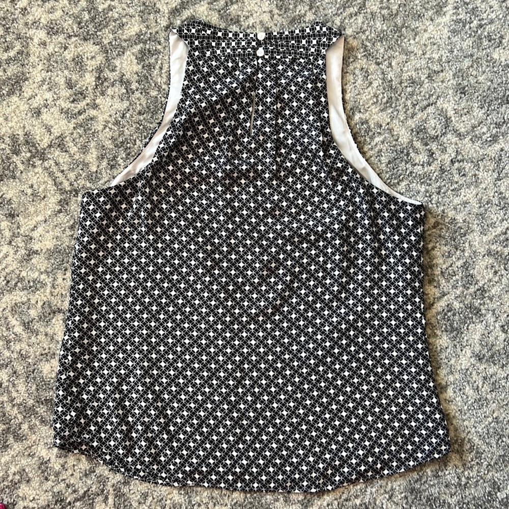 Banana Republic Geometric Pattern Shell - Picture 4 of 9